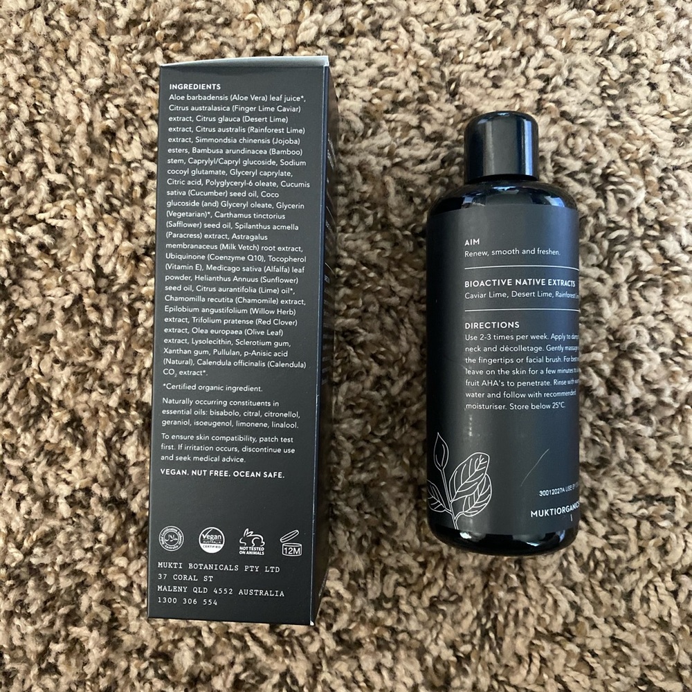 MUKTI 2-in-1 Resurfacing Exfoliant - Picture 2 of 4